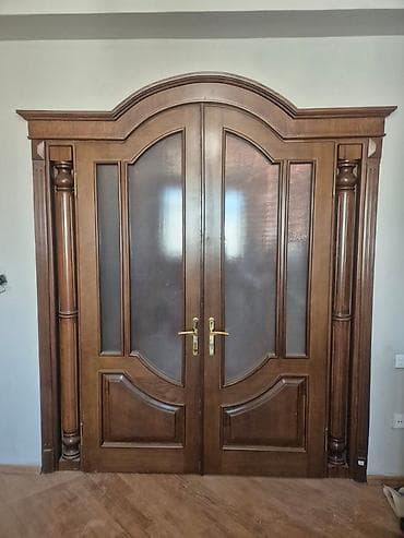 qapi sumqayit: Klassik üslublu ikitərəfli interyer qapısı - Material: qoz ağacı — 1