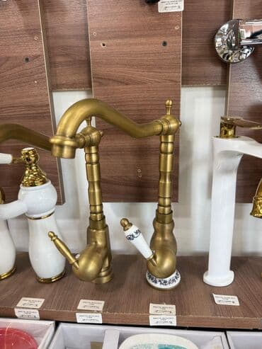 hamam tusu: Mətbəx və ya hamam üçün nəzərdə tutulmuş qədimi üslubda kran. Metal — 1