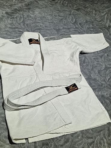 cudo kimonosu: Cudo paltarı. (kimono) 5-6 yaş uşaq üçün uyğundur. Ünvan:Həzi Asalnov — 5