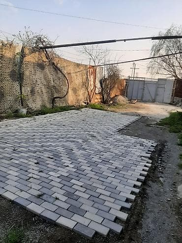 Həyət evi alıram: Satılır: həyəti olan fərdi yaşayış evi Ümumi təsvir: - Geniş həyəti — 2