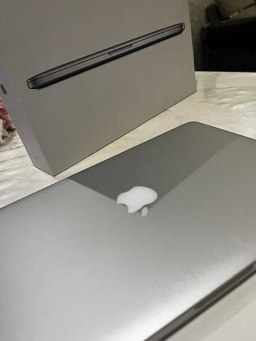 Apple MacBook (Space Gray) - Model: MacBook (Apple loqolu, nazik və