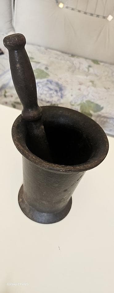 Dəmir dibək və həvəng 100 illik. - Material: tökmə dəmir (ağır və