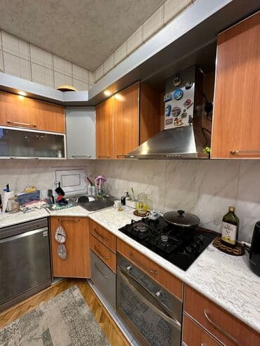 işlenmiş metbex mebelleri: Sol 1.92 Sag 5.706 Moyka qaz aspirator hamsi uzerinde Üst skaf — 5