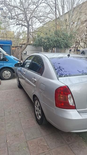 changan benni 2014: Hyundai Accent: 1.5 l | 2007 il Sedan — 4