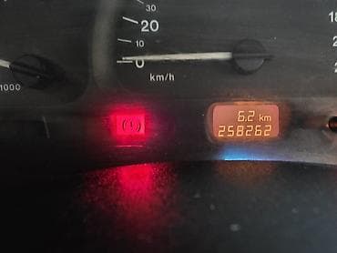 vito 8 1: Opel Vectra: 1.8 l | 1996 il 258262 km Sedan — 8