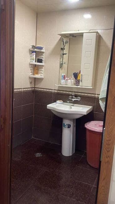 sibrizdə evlərin qiyməti: Bakı, Hövsan qəs., 3 otaqlı, Köhnə tikili, 75 kv. m — 15