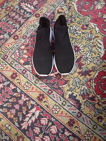 evalar: Qara slip-on idman ayaqqabısı - Üst hissə: nəfəsalan toxunma parça — 2