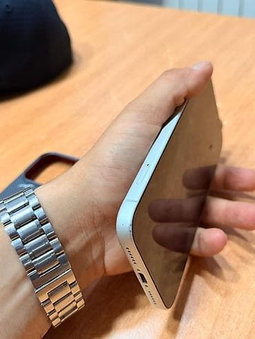 adapter apple: IPhone 17 Pro Max, 256 GB, Gümüşü, Zəmanət, Qırıq, Barmaq izi — 2