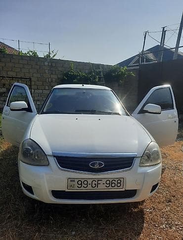 VAZ (LADA) Priora: 1.8 l | 2013 il 225000 km Sedan
