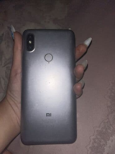mi 8 ekran: Xiaomi Mi A2 Lite, цвет - Серый, 
 Битый — 1