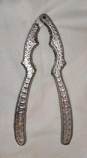 Məhsul: Metal qoz-fındıq qəfəsi (qıran) Təsvir: - Gümüşü rəngli, tam — 2