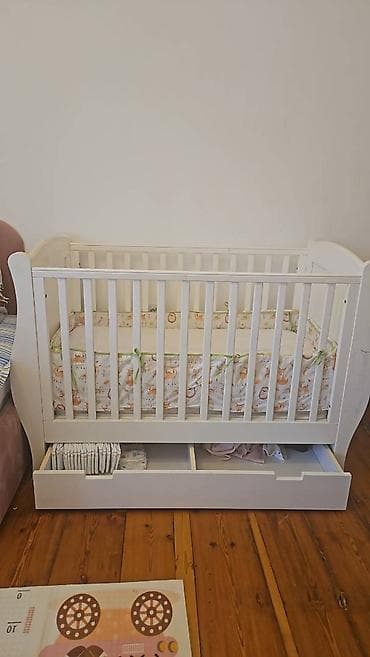 2000 elementli pazllar: Taxtadandi.alti dolabdi.yellenmir.bir terefinde qirigi var.sekilde — 2