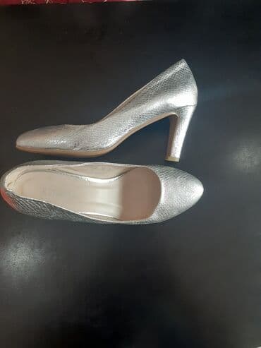 женские шлепанцы на каблуке: Туфли, Размер: 39, цвет - Серебристый, Б/у — 1