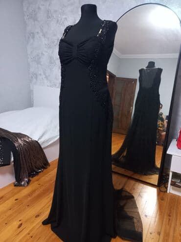 dəvə şubası: Zərif qara gecə/libas - Siluet: Uzun, axıcı A-line kəsim, yerə qədər; — 1