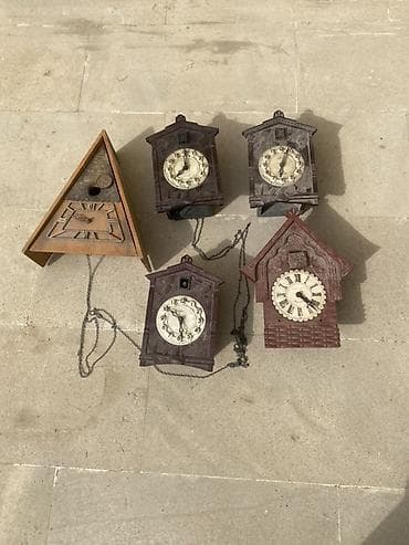 Kolleksiya üçün mexaniki divar saatları dəsti - Üslub: köhnə alman