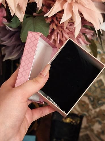 ag saat: Hədiyyə qutusu, rəng - Qızılı — 2