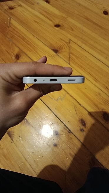 lalafo telefon satisi: Smartfon və aksesuar dəsti - Ekran: tam ekran dizayn, damcı formalı — 8