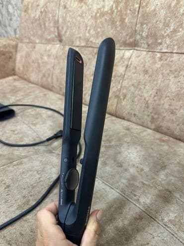 Philips saç düzləndiricisi – mat qara dizayn, nazik və yüngül korpus