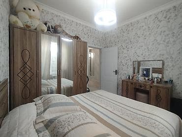 perla genc odasi: Masa və oturacaqlar — 5