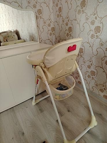 oyuncaql: Uşaq üçün yemək stulu - Rəng: krem/bej tonları, ağ metal ayaqlar - — 1