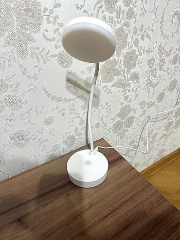 mini projektor: LED masa lampası – çevik “gooseneck” boyunlu, dairəvi işıq başlığı və — 1