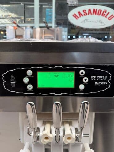 Lincoln: Dondurma aparati marijna aparati ən keyfiyetli model lərdən 3 rəngli — 1