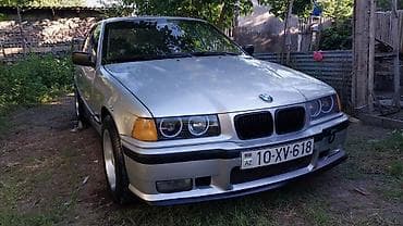 BMW 3 Series E36 sedan, gümüşü rəng. - Orijinal BMW emblem və M paket — 3