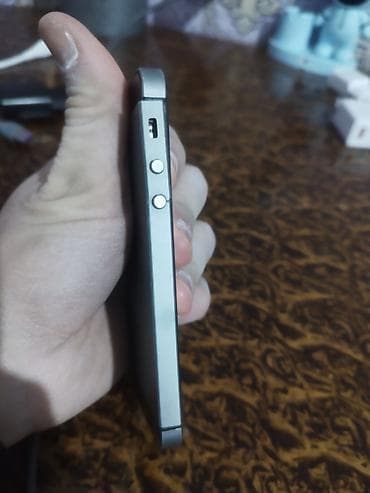 dubay ipone: IPhone SE, Desert Titanium, Barmaq izi — 3