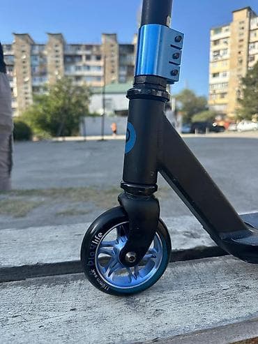 bas gitara: Playlife stunt/şou skuter. Almaniya istehsalı. GoSport dükanından — 2