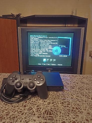 2 nəfərlik oyunlar: Problemi yoxdur yaddaşında oyunlar var disk yeri işlekdir.1 pult — 1