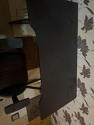 oyun manitoru: Yeni, Açılmayan, Dördbucaq masa — 4