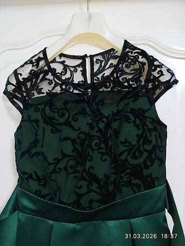 toy dekoru: Zərif gecə/libas - Rəng: dərin yaşıl, qara naxışlarla - Üst hissə — 2