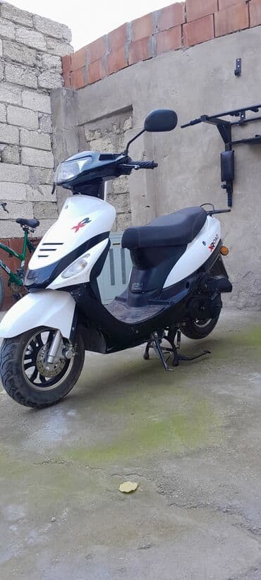 moped tufan m50: Skuter – XROAD Sunshine, ağ/qara rəng komplekti Xüsusiyyətlər: - — 2