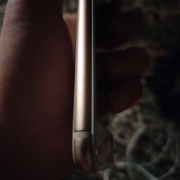 iphone 8 kamera: IPhone 8, 64 GB, Qızılı, Barmaq izi — 4