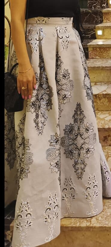 dest geyim: Qadın geyimlərinin dəsti – 4 fərqli paltar 1) Fuşya rəngli qısa — 4