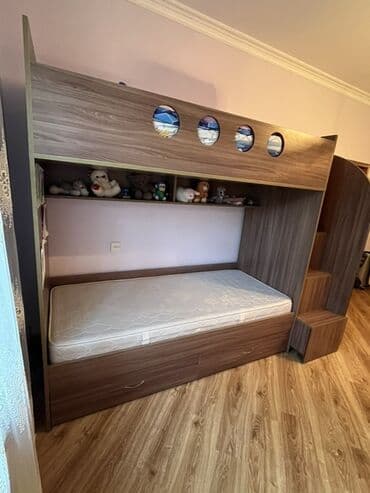 мебель в детскую комнату: Для девочки и мальчика, Б/у, Кровать, С матрасом, С выдвижными ящиками, Ламинат — 3