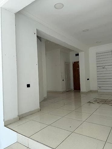 avto karavan: İcrayə verilir - Yerləşmə: yaşayış binalarının 1-ci mərtəbəsi, səkinin — 5