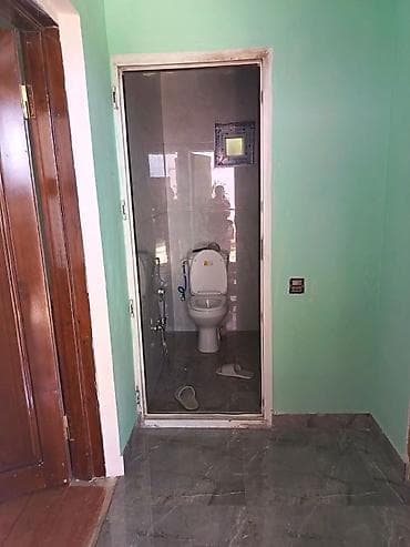 kafe ucun bar: 2 otaqlı həyət evi - Plan: 1 yataq otağı, 1 geniş qonaq otağı, ayrı — 4