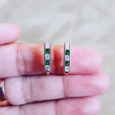 tək qaş: Sırğa, Çəhrayı qızıl, 585 Əyar, 1900 g — 1