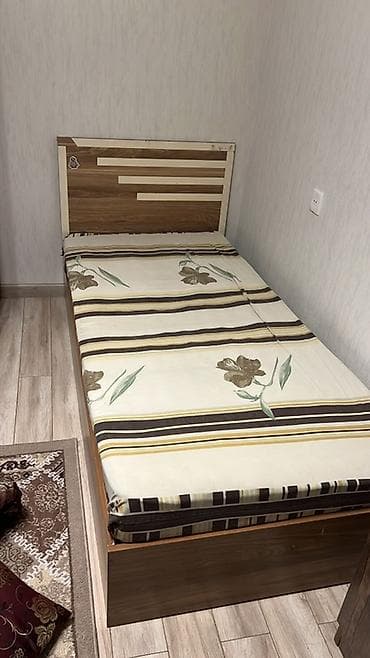 Taxt çarpayı – tək nəfərlik - Ölçü: təxmini 90×190 sm (tək nəfərlik)