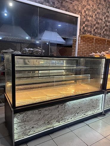 Endirim‼️Quru vitrin 800 Azn. Tecili satilir. Olchu 2metr. Unvan lalafo.az -da Endirim‼️Quru vitrin 800 Azn. Tecili satilir. Olchu 2metr. Unvan