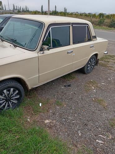 радиатор охлаждения опель вектра б: VAZ klassik sedan Xüsusiyyətlər: - Korpus: 4 qapılı sedan, bej rəng - — 3