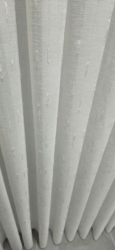 yuxuda ağ pərdə görmək: Ağ rəngdə olan bu pərdə, otağınıza zərif və təmiz bir görünüş bəxş — 3