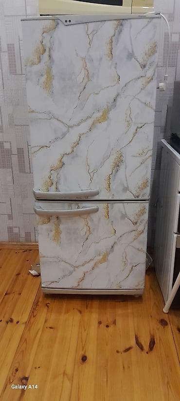 playstation 4 slim satilir: Pozis. İki qapılı soyuducu (aşağıda dondurucu, yuxarıda soyuducu — 1