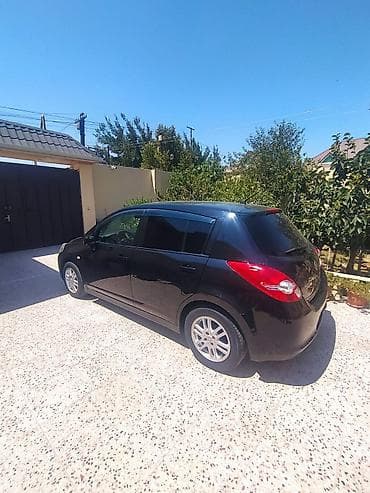 Avtomobil satışı: Nissan Tiida hatchback - Kuzov: 5 qapılı hatchback, qara rəng - — 4