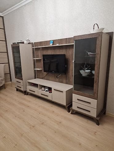 Tv stent ve dolab satilir normal veziyetdedir