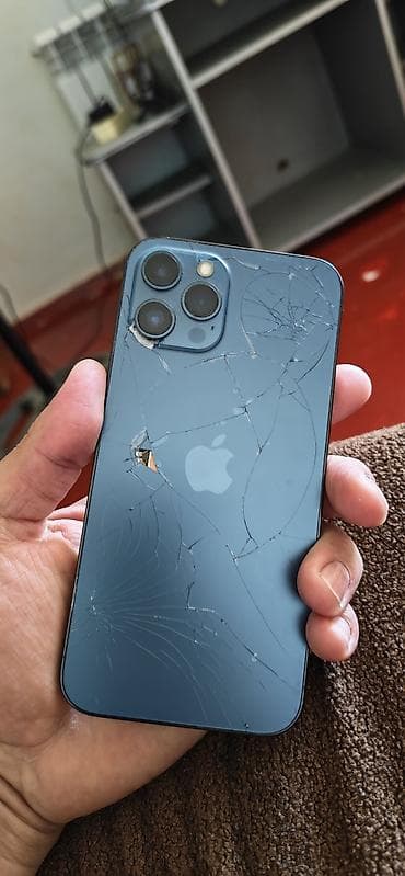iphone zengi: IPhone 12 Pro, Göy, Qırıq — 2