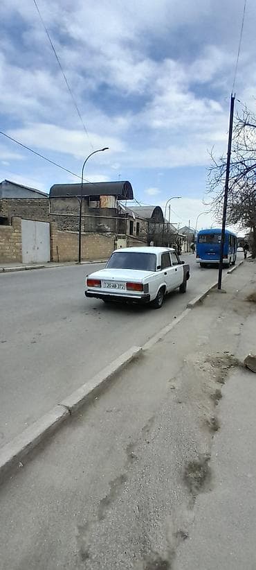 mercedes stop 2000: VAZ 2107 sedan - Kuzov: klassik sedan, ağ rəng üzərində qara/boz — 7