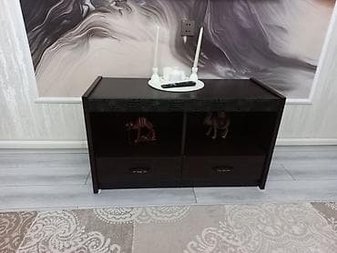 Düz TV altlığı, Polkalı, Laminat — 1