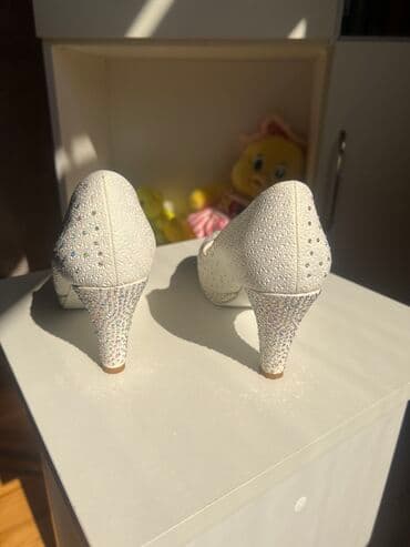 Audi: Tuflilər, Ölçü: 37, rəng - Ağ, İşlənmiş — 3